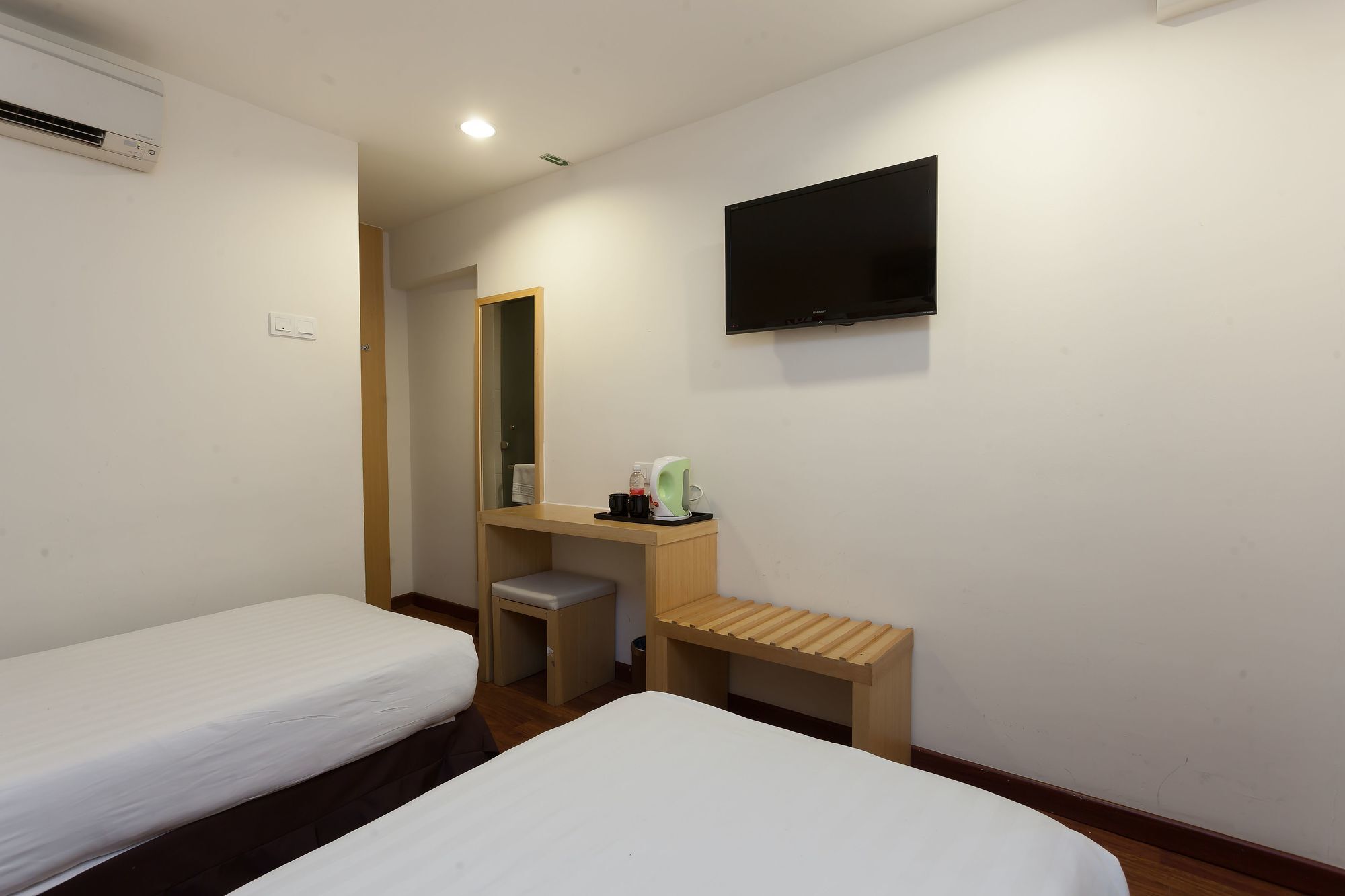 Zen Rooms Opposite Ymca Kuala Lumpur Exterior photo
